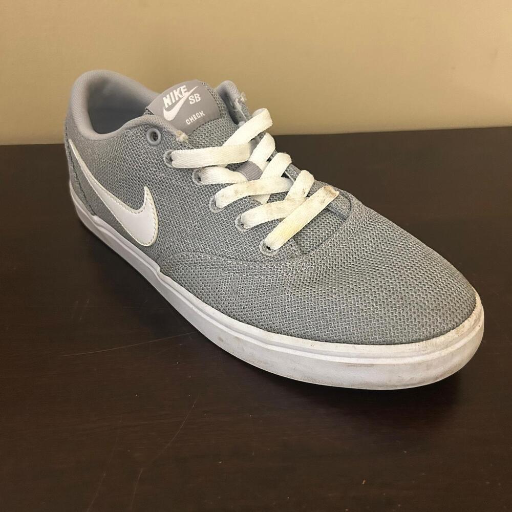 Nike SB Check‎ Solarsoft Women's Skate Shoes - Picture 2 of 7